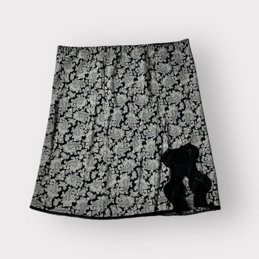 Vintage 1980s whimsy-goth/grunge paisley skirt with lace trim and side slit